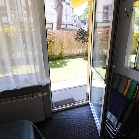 לינה וארוחת בוקר Magnolie פוביירובו