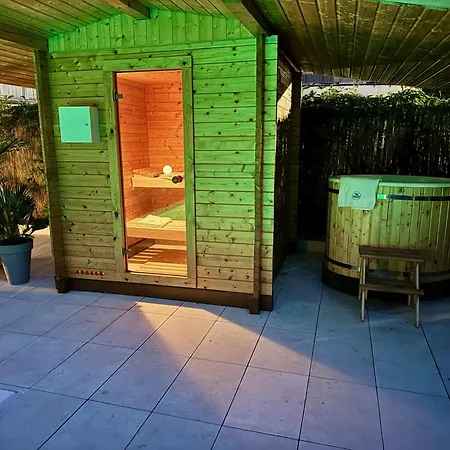 לינה וארוחת בוקר Magnolie