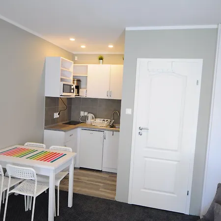 לינה וארוחת בוקר Magnolie פוביירובו