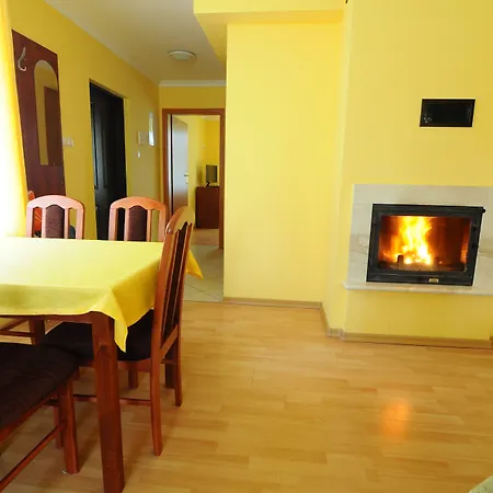 לינה וארוחת בוקר Magnolie 3*