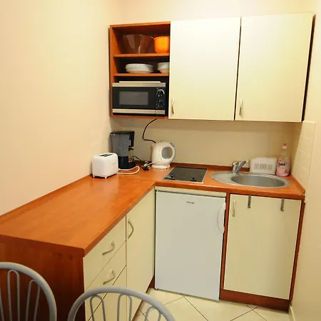 לינה וארוחת בוקר Magnolie 3*